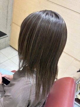 エム インターナショナル 春日部本店(EMU international) 初ハイライトにおすすめのグレージュカラー