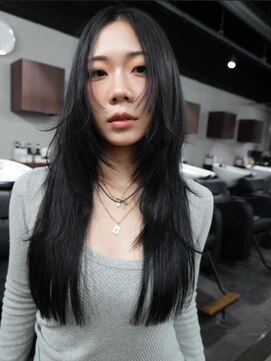 ピア ヤクイン(Pia Yakuin) ハッシュカット