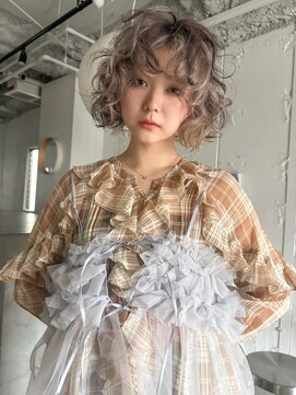 ルーム(Loom.) セクションカラー　カーリーボブ　デザインカラー