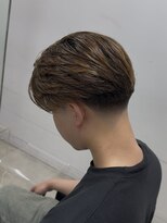 ジレス(Jiles)&nbsp;【テーパーフェード】【メンズヘア】【センターパート】