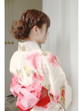 ホワイトルーム(White Room) 編み込みアップスタイル+浴衣着付け