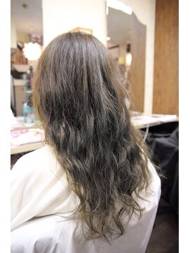 フェリシータ 緑地公園店(felicita) 透明感UP外国人風アッシュ★ウェービーロング