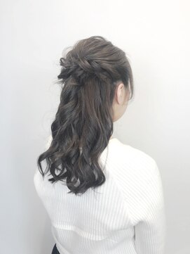 アヤナ バイ アヤラ(ayana by ayala) ゆるふわハーフアップ〈浦安 美容室〉