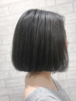 ジーナ 梅田(Zina)&nbsp;ハイライトが可愛いクラシカルノーブルショートボブ