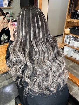 ラピス 名古屋本店(Lapis) Black×White