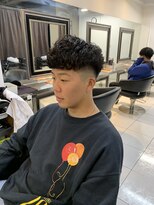 アイズ 海老名(AIZU)&nbsp;スペインカール　フェードカット　プードルパーマ　メンズカット