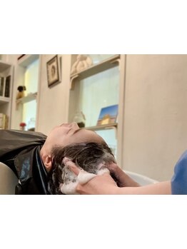 頭皮の汚れを除去し、髪のハリ・コシUP☆頭皮をほぐして、髪も心もリフレッシュ♪頭皮洗浄地肌から健康に＊