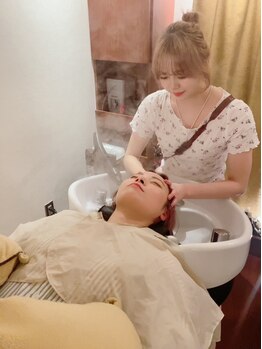 ヘアメイク ポルテ(HAIR MAKE PORTE)の写真/【盛岡駅徒歩3分】個室のヘッドスパブースが大人気♪たまった疲れをヘッドスパとアロマキャンドルで癒そう!