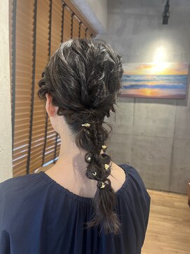 オークプラス(OAK plus+) お呼ばれ編みおろしスタイル