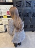 ミルクティーベージュゆるふわウェーブロング艶感大人可愛い
