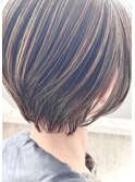 ショートボブ