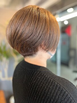 ジールヘアー(GIIL HAIR) ハンサムショート＆クリームベージュカラー
