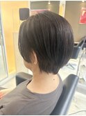 前髪長めショートヘア