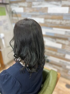 ハウオリ ヘアーワークス(Hauoli hair works) 深みオリーブカラー