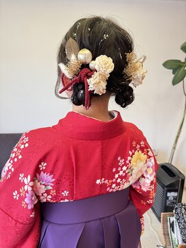 バグース(BAGUS) ツインのお団子ヘア