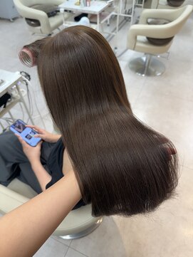 ユニ 表参道(uni) 大人気の韓国女優風くびれレイヤーカット/ヨシンモリ/エギョモリ