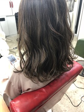 ビーユーティフル(Be you tiful) 外国人風ハイライトカラー