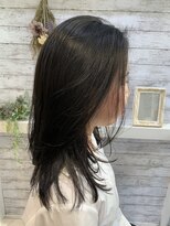 ゼン(Zen.)&nbsp;伸ばしかけもお洒落に【ミディアム】レイヤースタイル/Zen.手塚