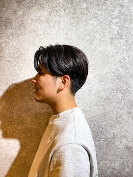 ラルス(Larus) MEN’S HAIR/サーフカール/刈り上げセンターパート/本八幡