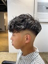 ザデイ カットアンドカルチャーショップ(THE DAY CUT&CULTURE SHOP)&nbsp;スペインカールヘア[メンズカット/フェード]