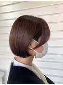 大人女性のツヤ丸みボブ ぷつっとカット