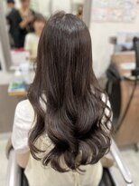 ヘアアンドメイク 心座(hair&make)&nbsp;大人モノトーングレイ　福田昌子
