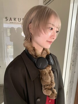 サクラ オモテサンドウ(SAKURA) ショートウルフ ブロンドベージュ 表参道ウルフ