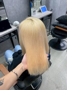 ラックスビールーチェ 沖縄那覇イオンモール店(LUXBE LUCE) 抜きっぱなし/ブロンド/ハイトーン