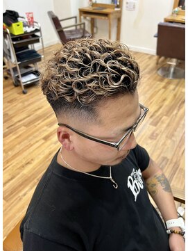 ブロンド宮城リョータパーマ