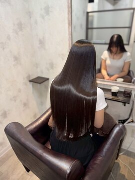 シシ 新宿(She 2.) スーパーロング/ショコラベージュ/艶髪/トリートメント/髪質改善