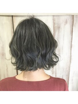 アンフィドットドゥルドゥ(AnFye.dueldo) 【AnFye.dueldo】外はねウェーブボブ × ディープグレーカラー