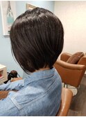 黒ショート 前下がりボブ