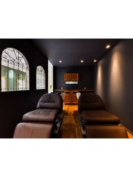 【高槻駅すぐ】カット+リタッチカラー\8800☆上質な空間/技術にリピーター続出♪髪質改善も高評価◎