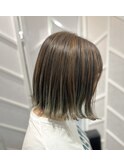 大人可愛いシアーベージュくびれヘア白髪ぼかしデザインカラー