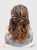 およばれヘアアレンジ　結婚式　ハーフアップ編み込み