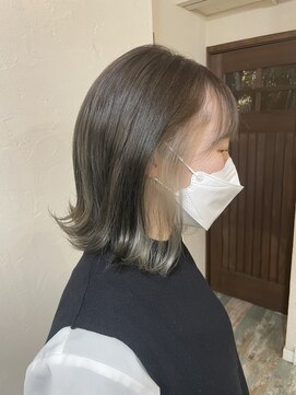 リノカヒリ(Lino kahili) イヤリングカラー×ミルクティアッシュ