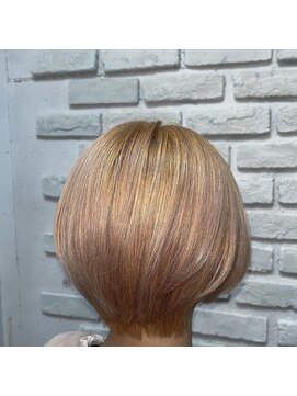 ビランチェ 池袋(bilancia) ショートボブ/コーラルベージュ/池袋/ホワイトオレンジ