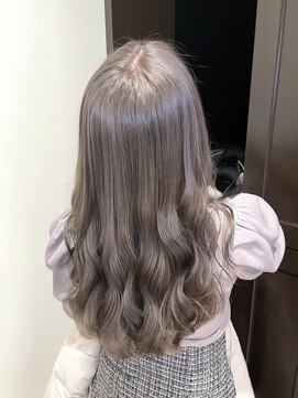 レア 銀座(Le'a) ブリーチありのグレージュカラー♪