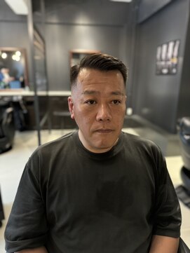 ザマンリバレッジニューヨーク(THE MAN LeverageNewYork) 大人海外七三サイドパートスキンフェード：尾上　雄輝