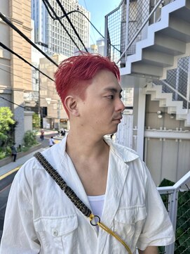 サイズ(cyez) バチっとコーラルピンクの刈り上げショート