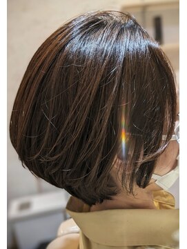 シー 豊川店(She) 大人女性丸みショート 30代、40代、50代