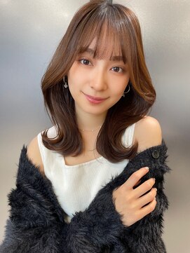アイヴィ 表参道(IVY) 大人かわいい くびれミディアム 顔まわりカット【肥田亜沙美】