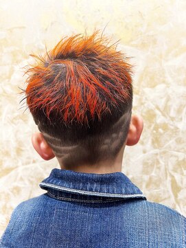 デザイニングヘアードゥ(designing hair Deux) キッズバリアートブリーチオレンジカラー 【キッズバリアート】