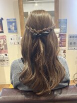 アクアリップル(aqua ripple) シンプルで可愛いハーフアップアレンジ
