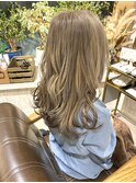 くすみグレージュ/裾カラー
