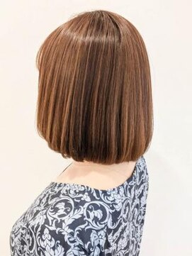 ミーティア バイ クアトロ(Meteor By QUATRO) ワンカールで決まる上品艶ボブ★