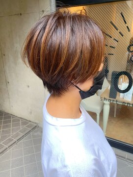 ショートオンリーサロントス(short only salon TOSS) 丸みのしっかり残った刈り上げないショート