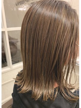 ヌイ サンノミヤ(nui sannomiya) ハイライトミディーロブ