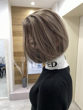 ジゼル(gisele) (小山)切りっぱなしベージュ