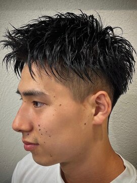 ビンゴ(BINGO) ba599_アッシュブラック刈り上げアップバンク束感バーバー